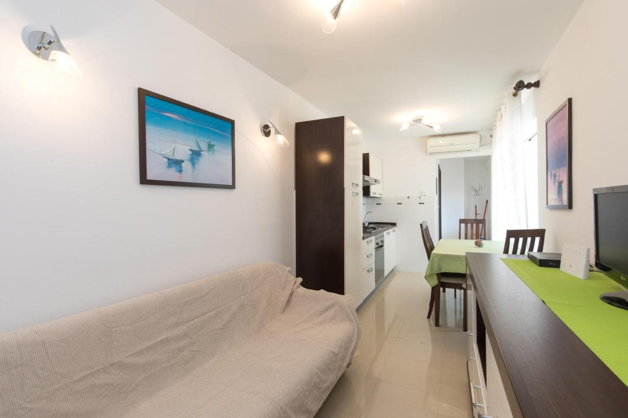 Apartments Darko Near The Sea Baska  Exterior photo