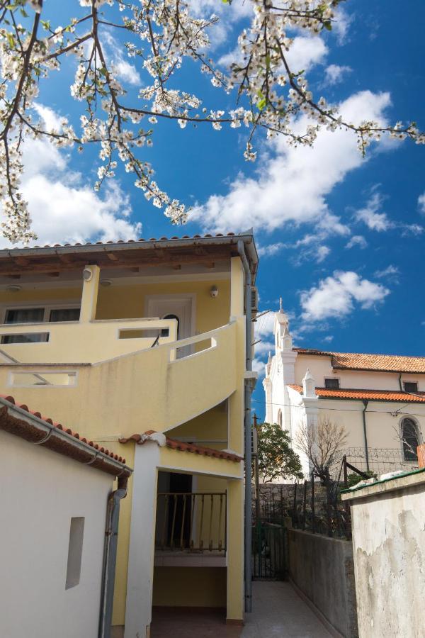 Apartments Darko Near The Sea Baska  Exterior photo
